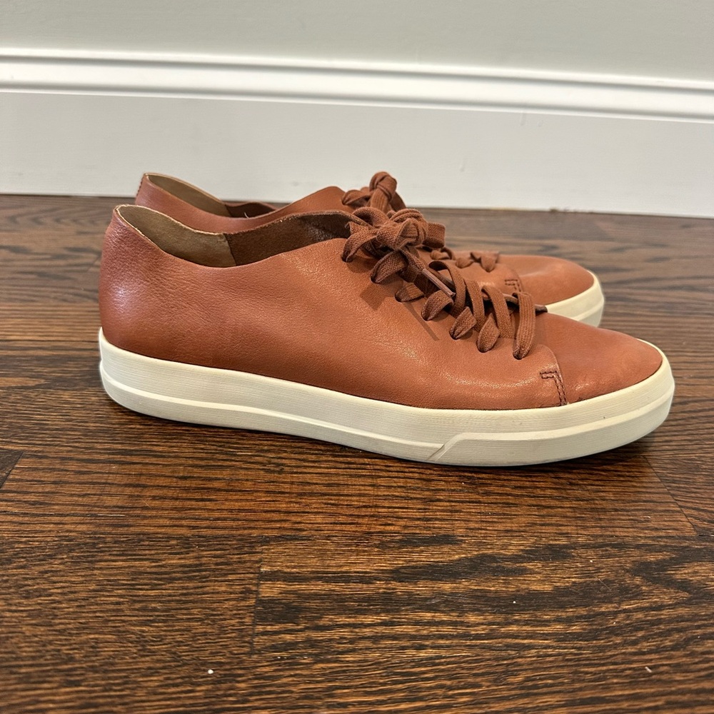 Vince brown leather sneakers sz 9.5